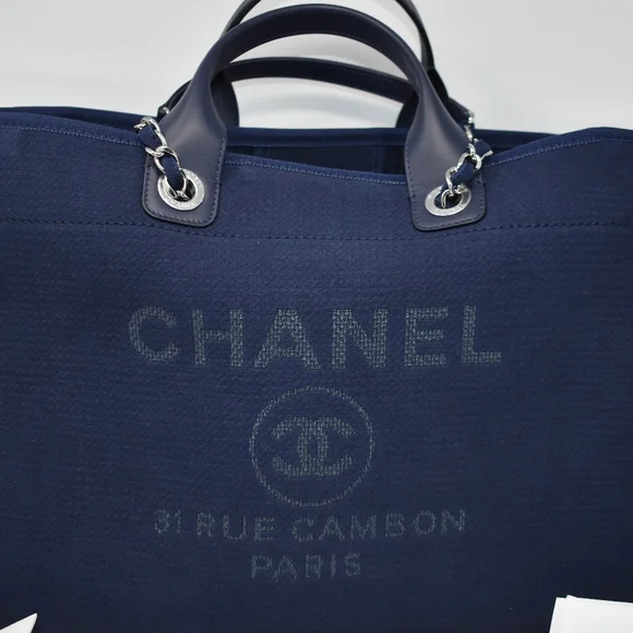 Chanel Deauville Navy - Picture 4 of 16